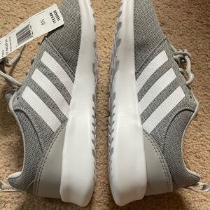 Adidas Kids QT Racer 2.0 Gray Shoes（size: 8 1/2) new with tag